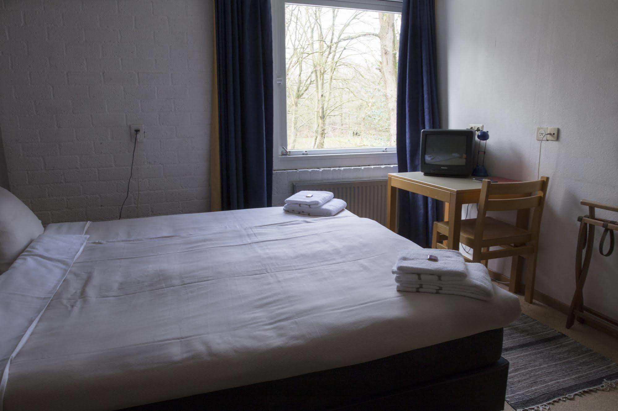Hotel Restaurant 'De Oorsprong' Sint Nicolaasga Eksteriør bilde